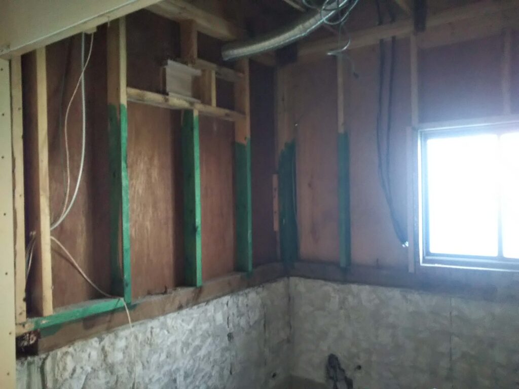 浴室に断熱材を入れる前