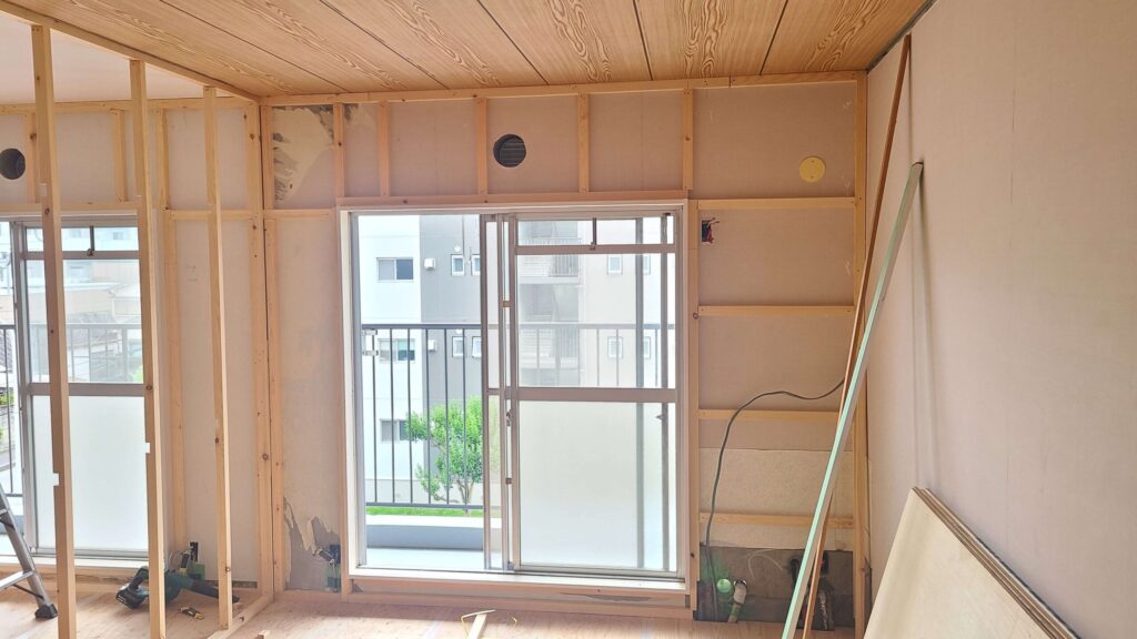 マンションで断熱材を入れる前の状態