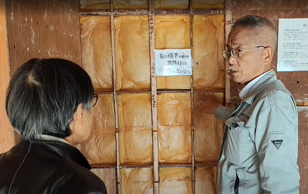 ダイワ住研リノベ 構造まる見えスタジオで説明